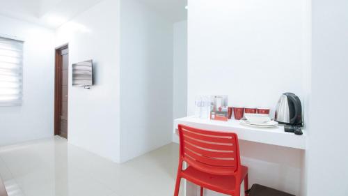 reddoorz plus dbuilders poblacion bgc