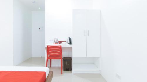 reddoorz plus dbuilders poblacion bgc
