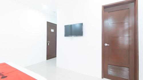 reddoorz plus dbuilders poblacion bgc