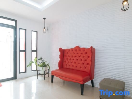 reddoorz plus dbuilders poblacion bgc