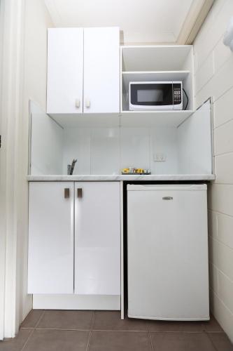 Albatross Motor Inn,,3 star