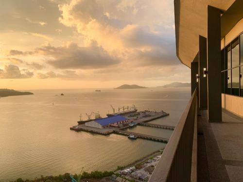 sunset seaview vacation condos jesselton quay