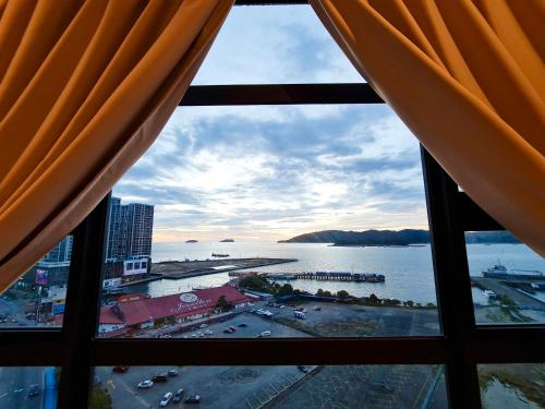 sunset seaview vacation condos jesselton quay