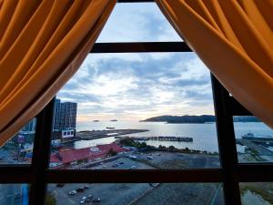 sunset seaview vacation condos jesselton quay