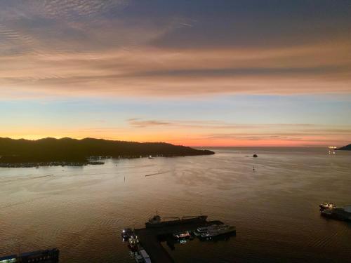 sunset seaview vacation condos jesselton quay