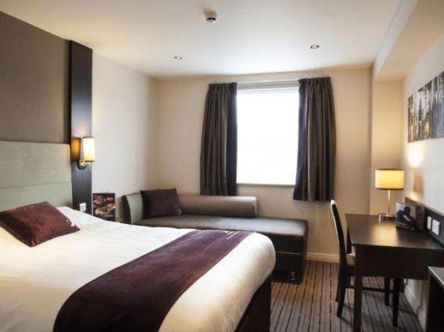 premier inn london bank tower