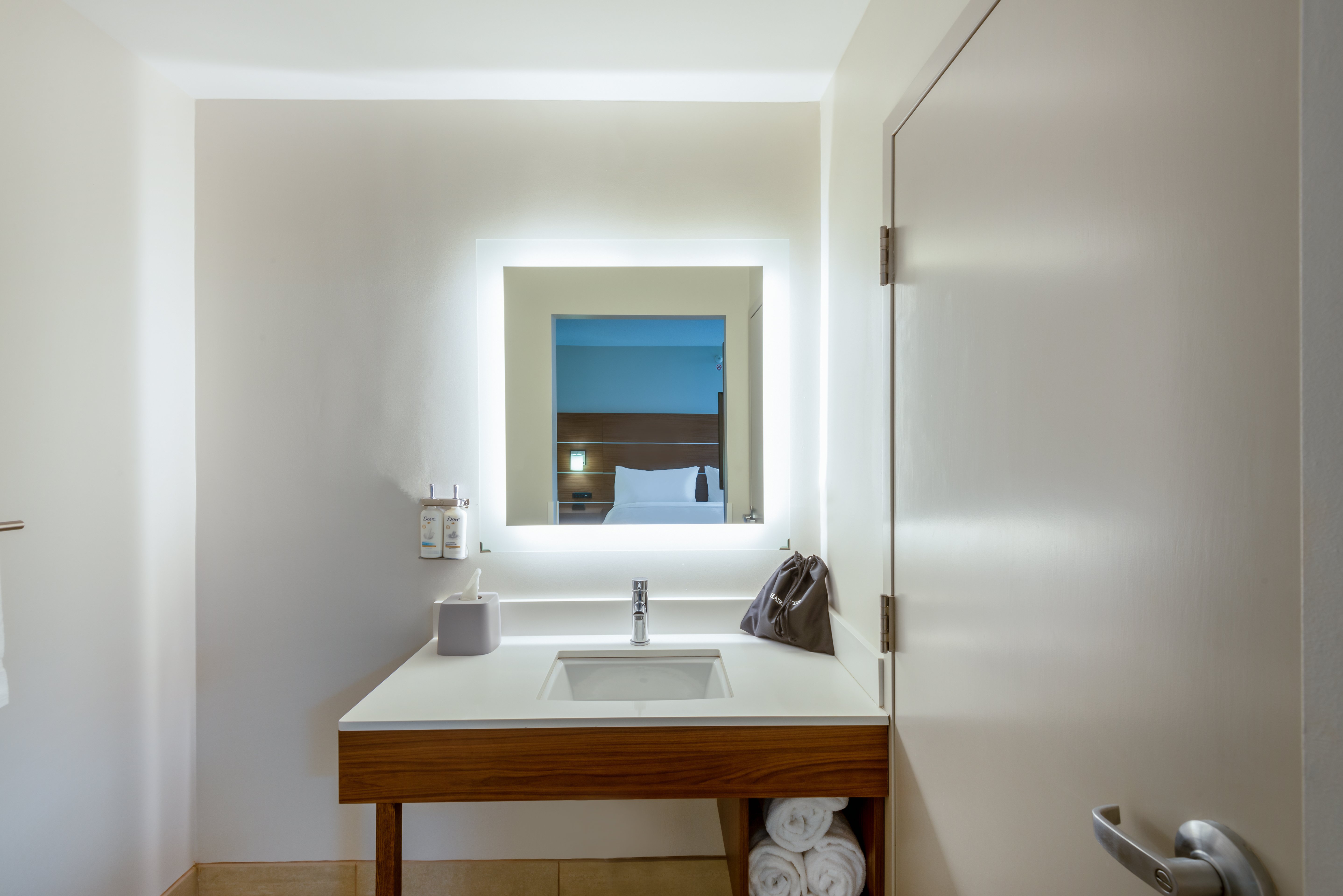 holiday inn express vermilion by ihg
