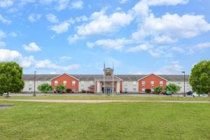 holiday inn express vermilion by ihg