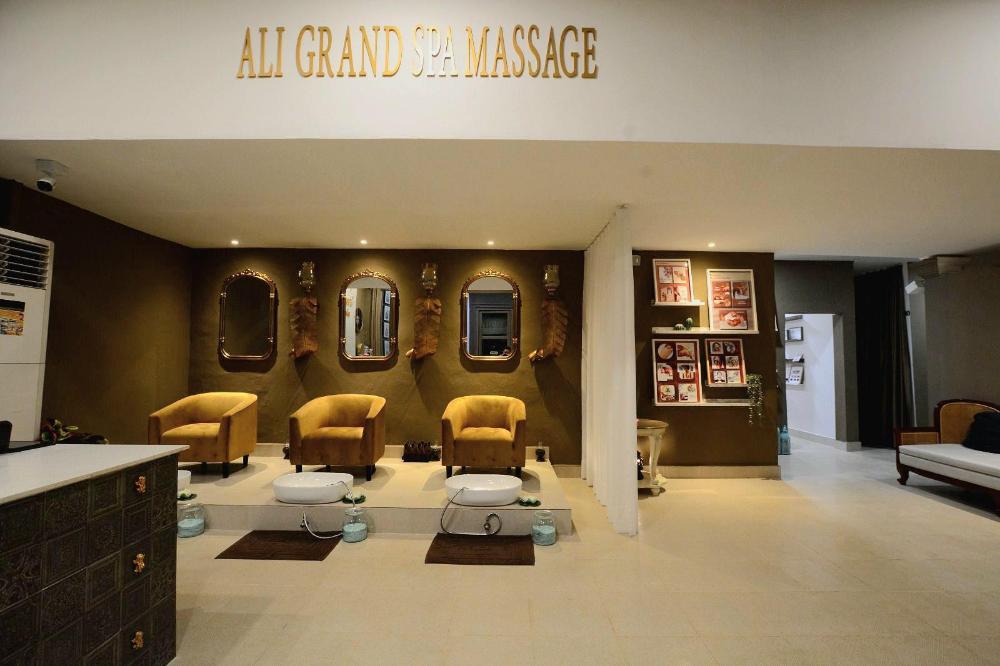 ali grand hotel