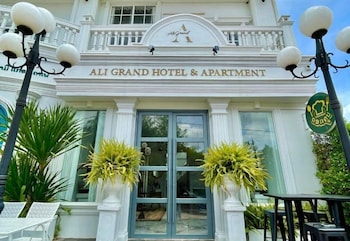 ali grand hotel