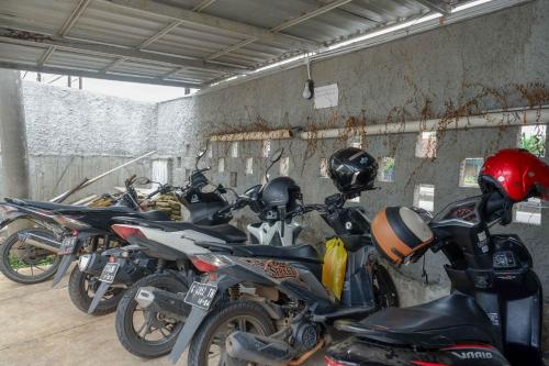 reddoorz near stasiun batang