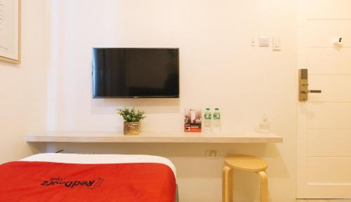 reddoorz plus la belle residences makati city