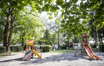camping la pinede