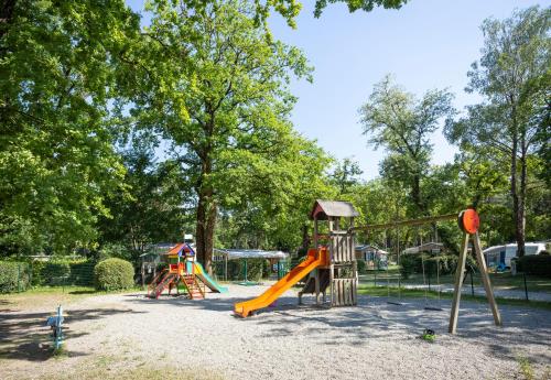 camping la pinede