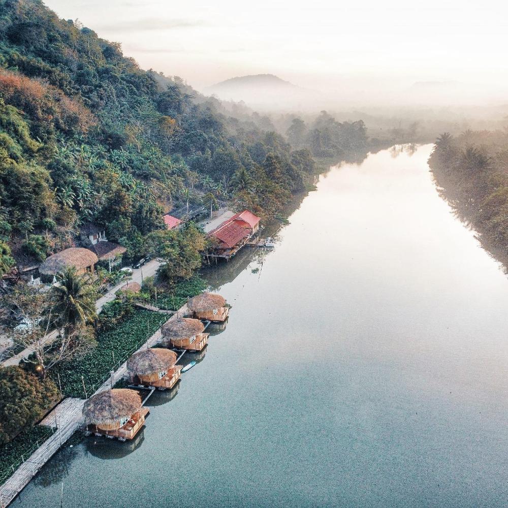 resort and restaurant