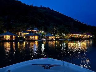 resort and restaurant