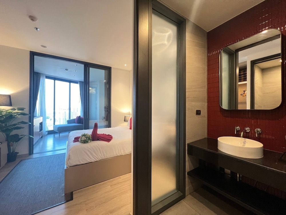 edge central pattaya near walking street