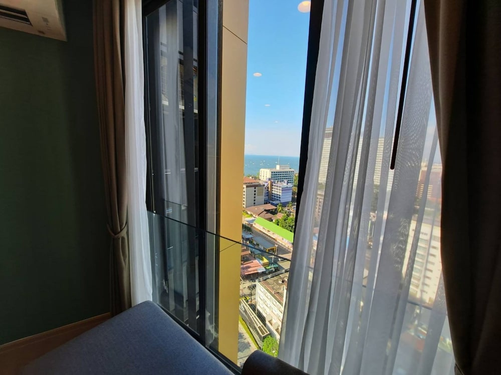 edge central pattaya near walking street