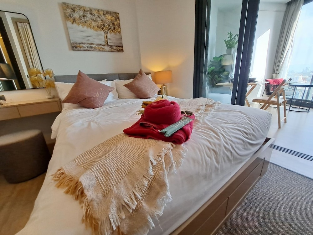edge central pattaya near walking street