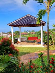 garden house jepara