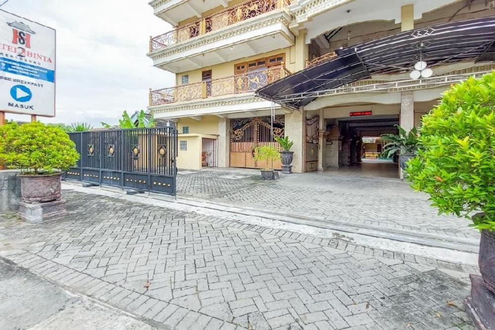 hotel shinta 2 near alun alun kertosono