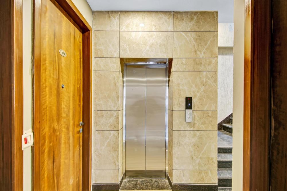 townhouse golden frame near sec 62 noida