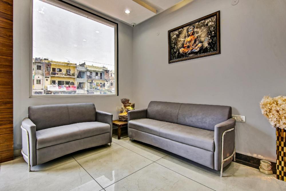 townhouse golden frame near sec 62 noida