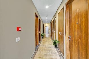 townhouse golden frame near sec 62 noida