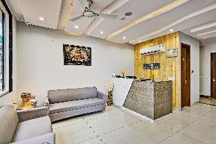 townhouse golden frame near sec 62 noida