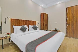 townhouse golden frame near sec 62 noida