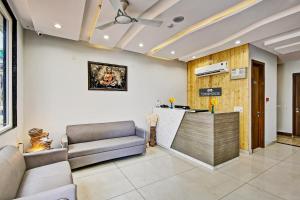 townhouse golden frame near sec 62 noida