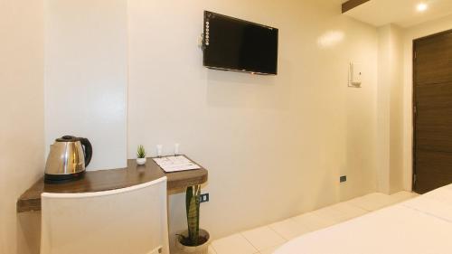 urbanview san antonios place sampaloc manila