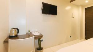 urbanview san antonios place sampaloc manila