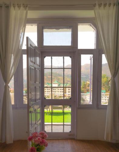 pop mohija homestay