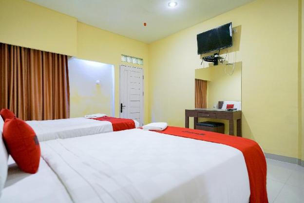 reddoorz plus jalan fl lumban tobing sibolga