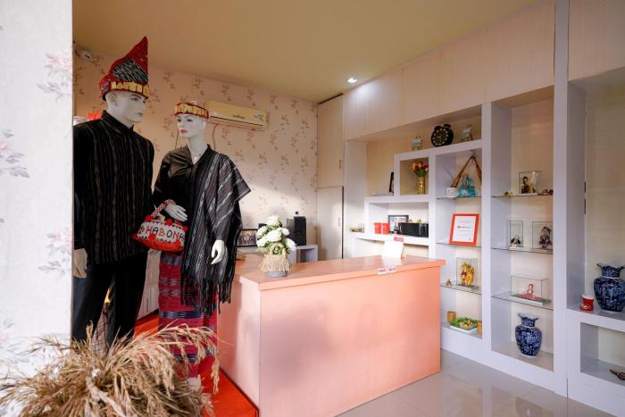 reddoorz plus jalan fl lumban tobing sibolga