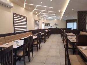 Happys Hotel,India>>Bengaluru,5 star