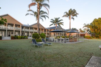 moby dick waterfront resort motel