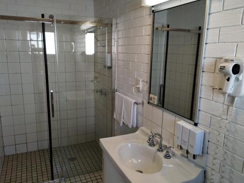 junction motel wagga