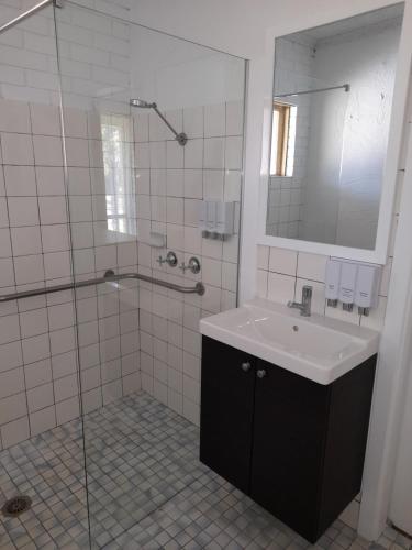 junction motel wagga