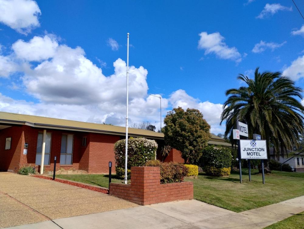 junction motel wagga