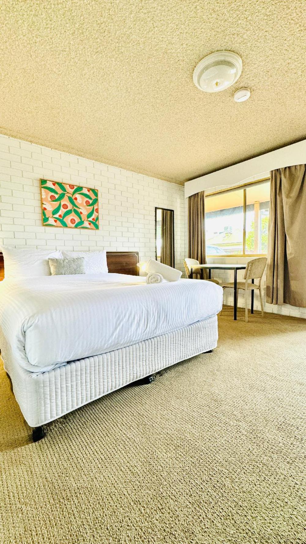 junction motel wagga