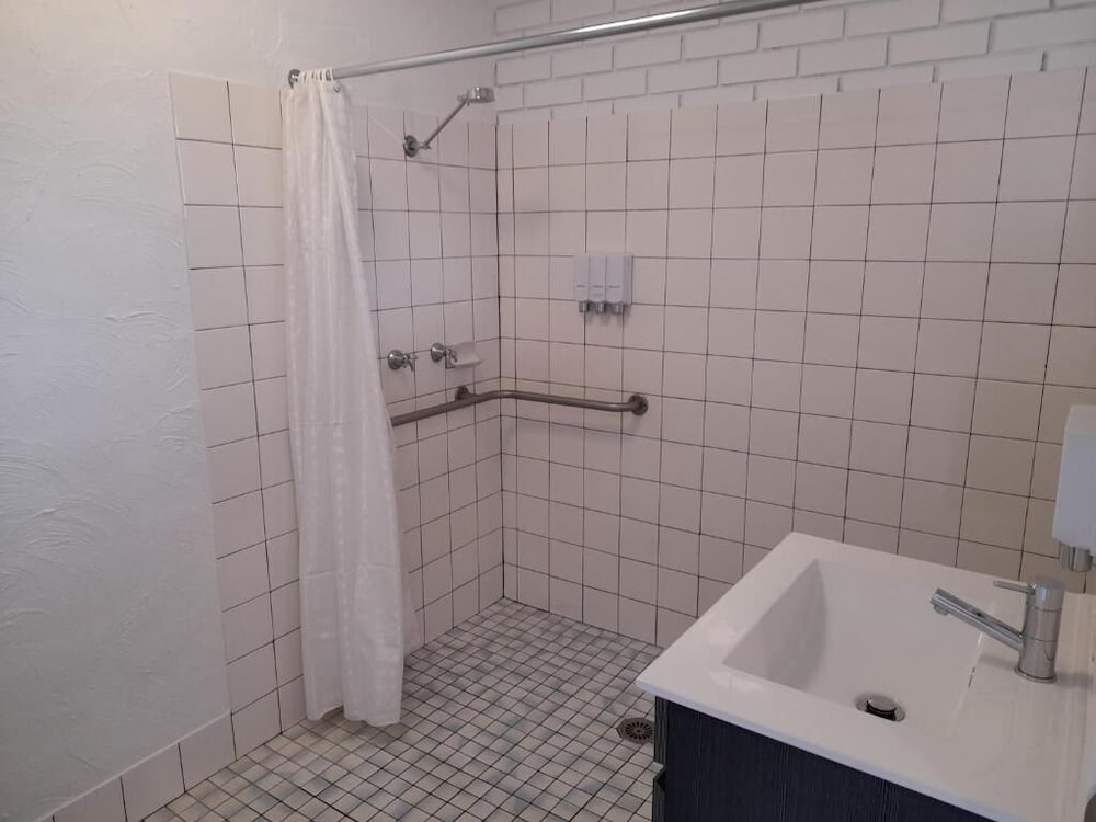 junction motel wagga