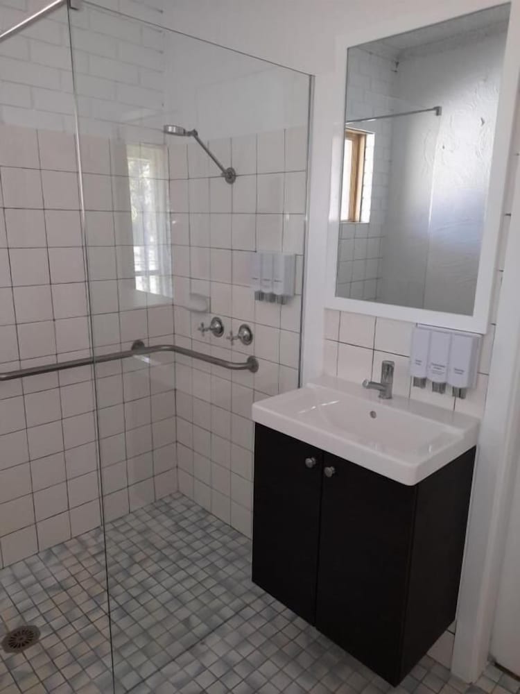 junction motel wagga