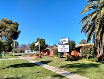 junction motel wagga