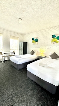 junction motel wagga