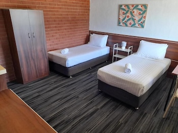 junction motel wagga