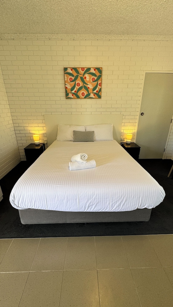 junction motel wagga