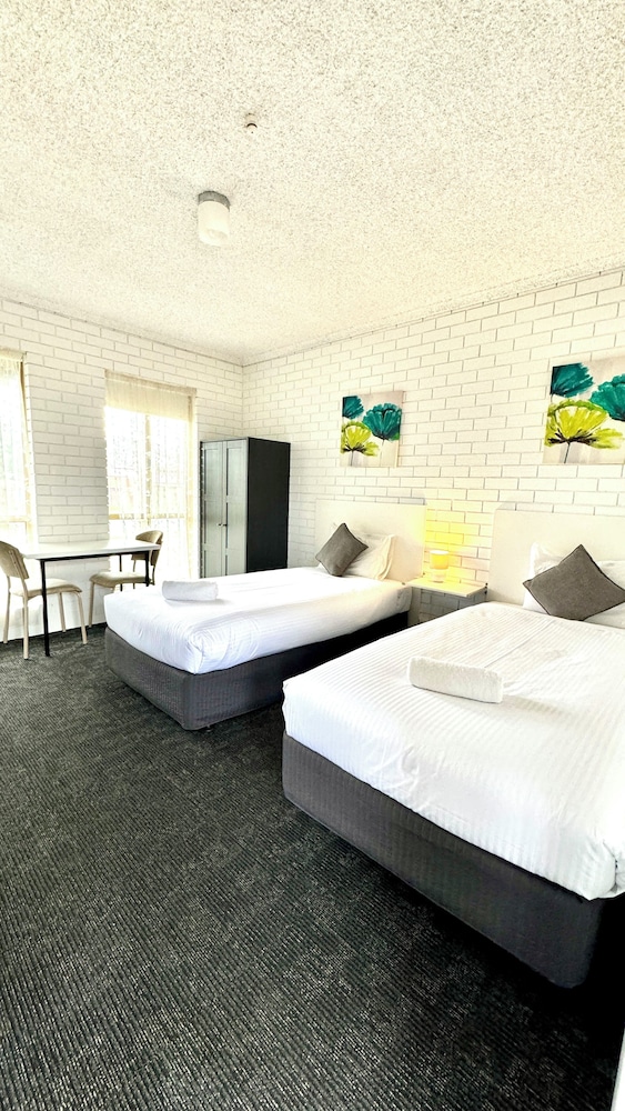 junction motel wagga