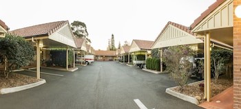 cotswold motor inn